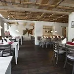 Goldenes Kreuz 4*