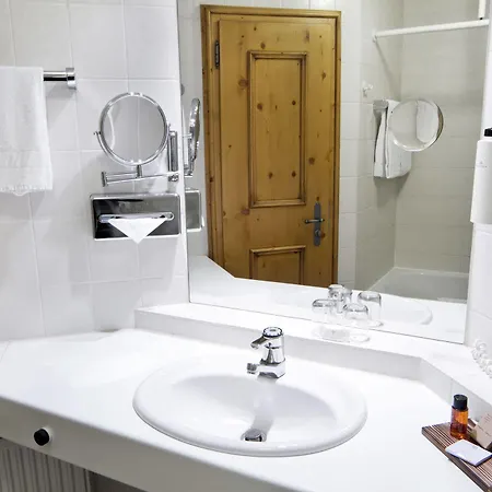 Goldenes Kreuz 4*